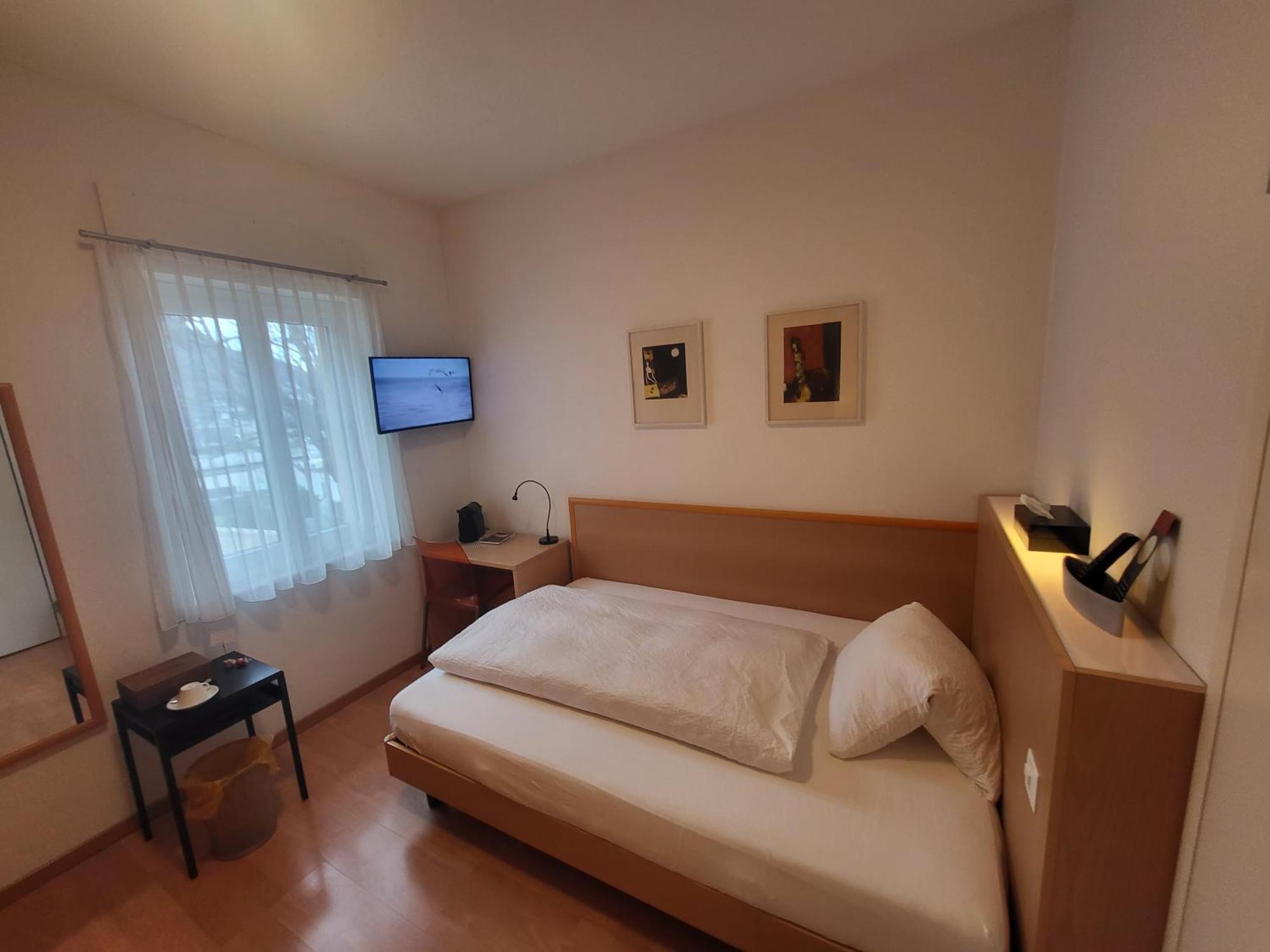 Hotel-Restaurant Eyholz Visp Room photo