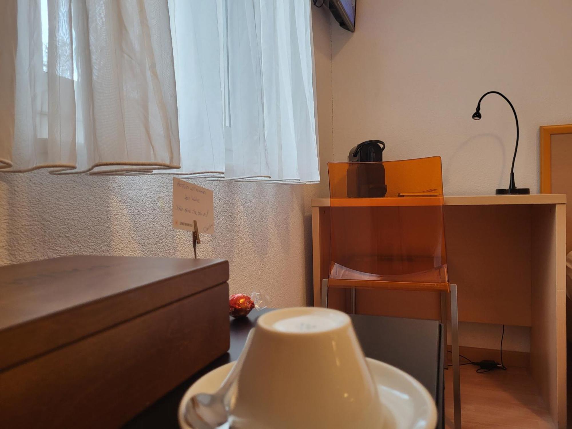 Hotel-Restaurant Eyholz Visp Room photo
