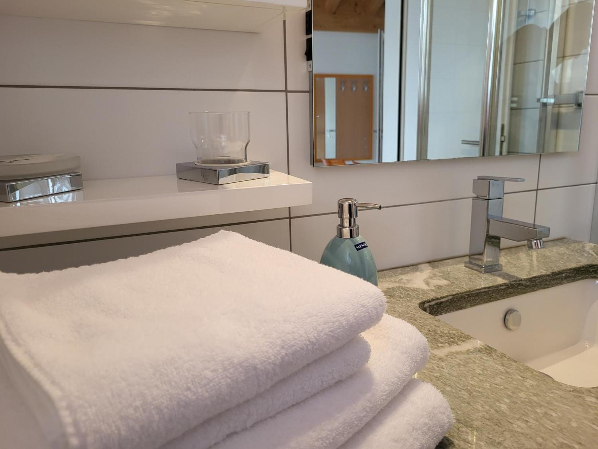 Hotel-Restaurant Eyholz Visp Room photo