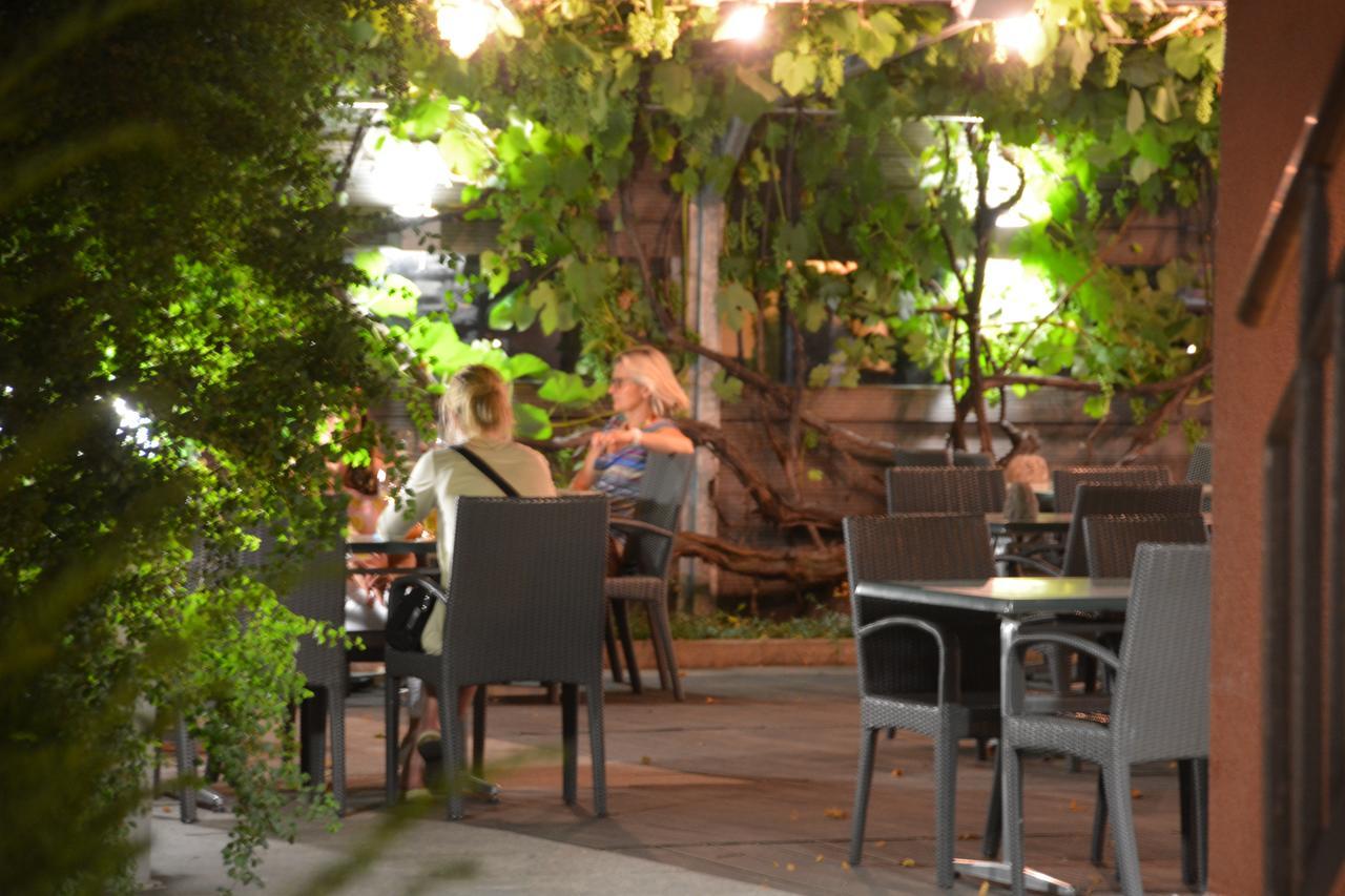 Hotel-Restaurant Eyholz Visp Exterior photo